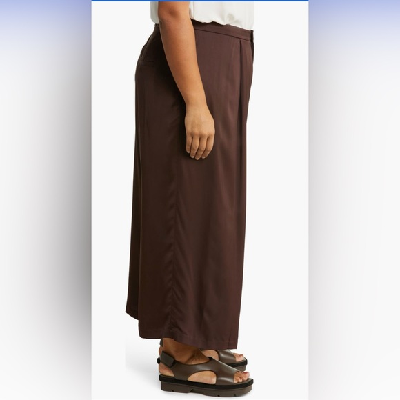 Vince Ankle Length Chocolate Wide-Leg Pants - Picture 2 of 9